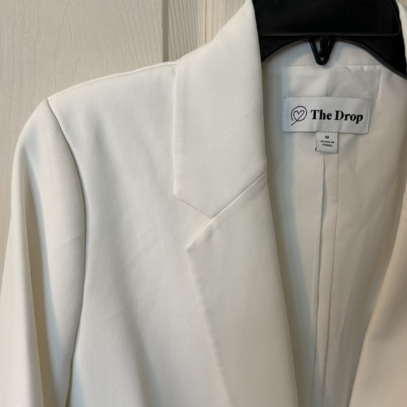 Oversized White Blazer - Picture 4 of 7